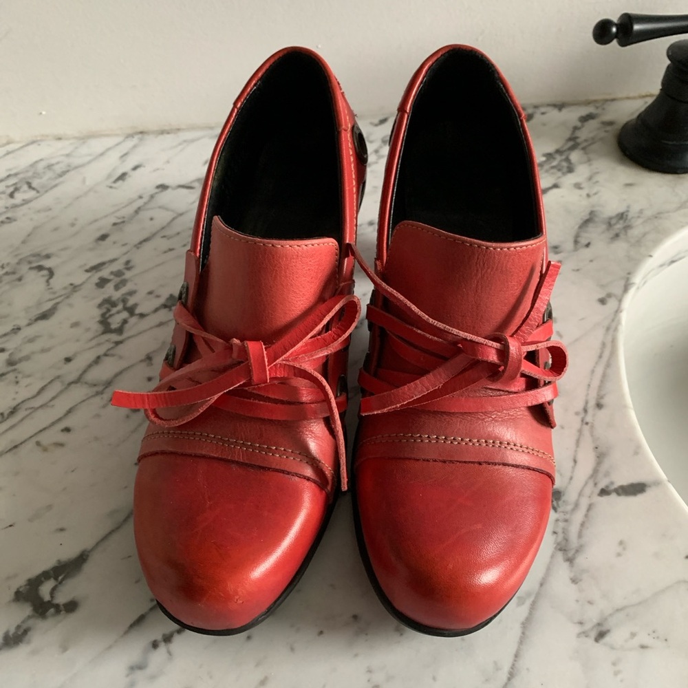 Elegant Red Lace-Up Women's Shoes